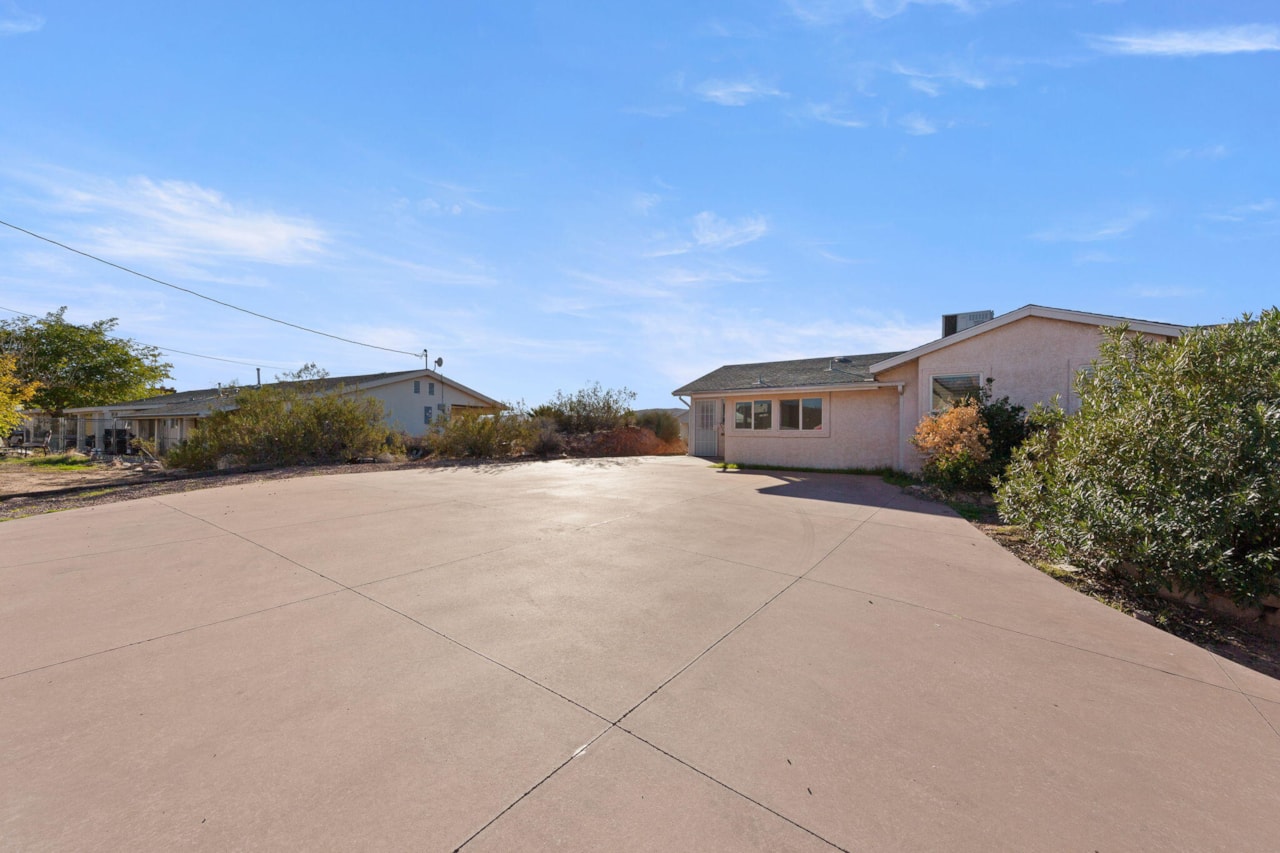 711 E Scenic Dr  N Washington, UT 84780 home for sale, MLS#25-267109 - Erika Rogers Photo 25