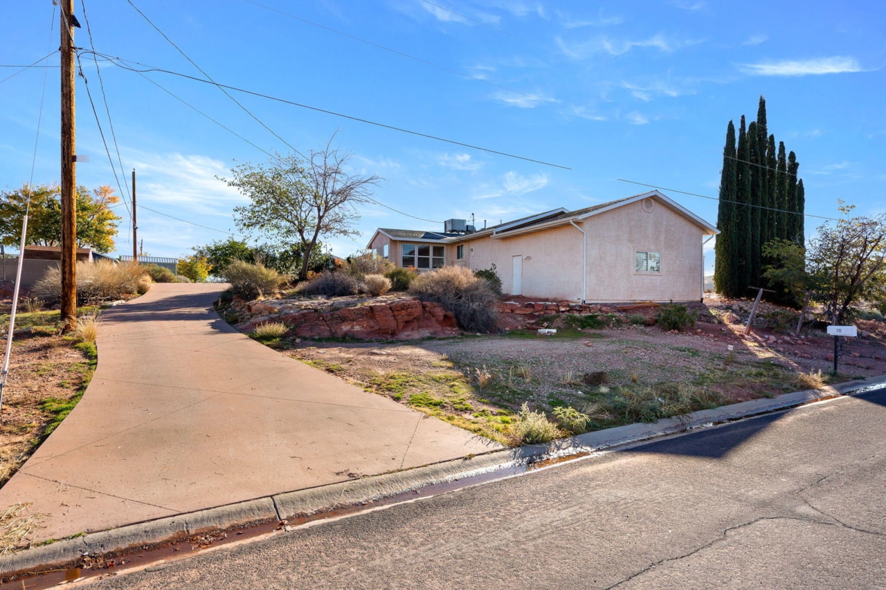 711 E Scenic Dr  N Washington, UT 84780 home for sale, MLS#25-267109 - Erika Rogers Photo 26