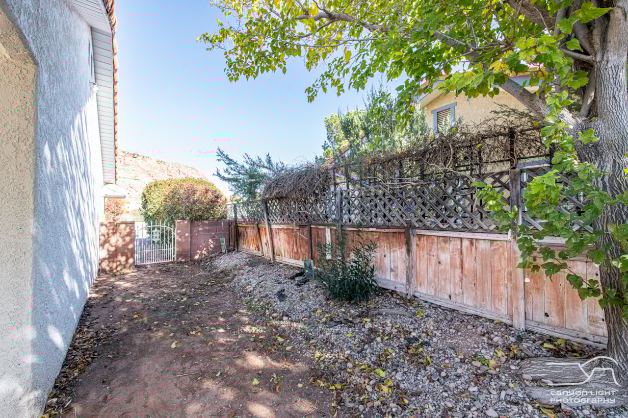 1657 W Ute RD St George, UT 84790 home for sale, MLS#25-267110 - Erika Rogers Photo 35