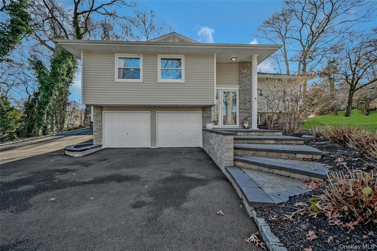 4 Park Rd Rocky Point, NY 11778 | MLS 938817