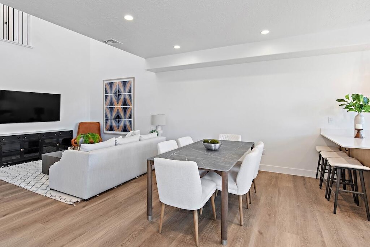 1069 W Albertine LN St George, UT 84790 home for sale, MLS#25-266655 - Erika Rogers Photo 5