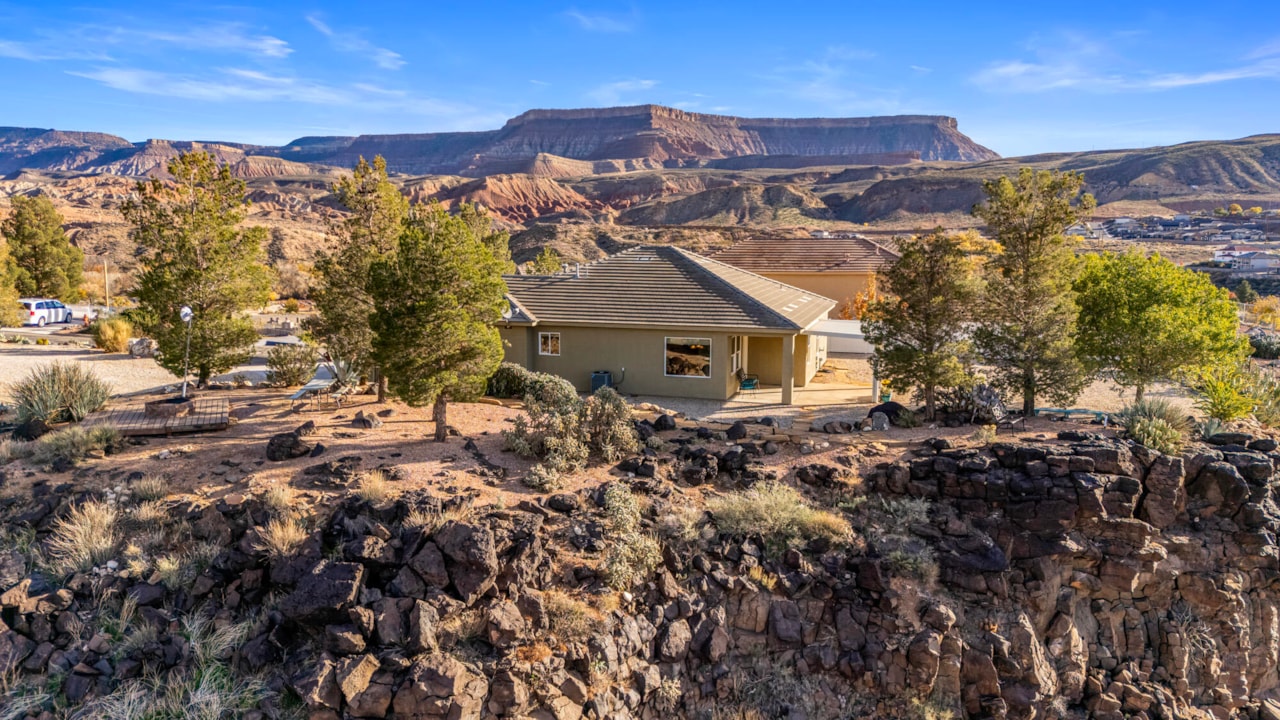 205 W Terrace CIR Toquerville, UT 84774 home for sale, MLS#25-267065 - Erika Rogers Photo 40