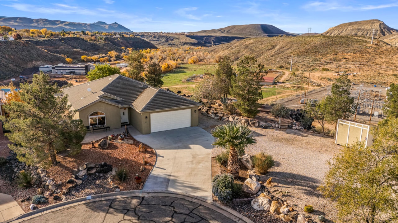 205 W Terrace CIR Toquerville, UT 84774 home for sale, MLS#25-267065 - Erika Rogers Photo 29