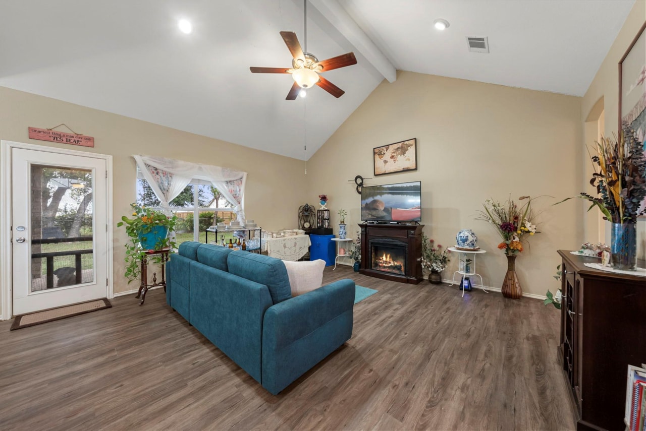 107 Frederick LN, Thorndale, TX 76577 - home for sale