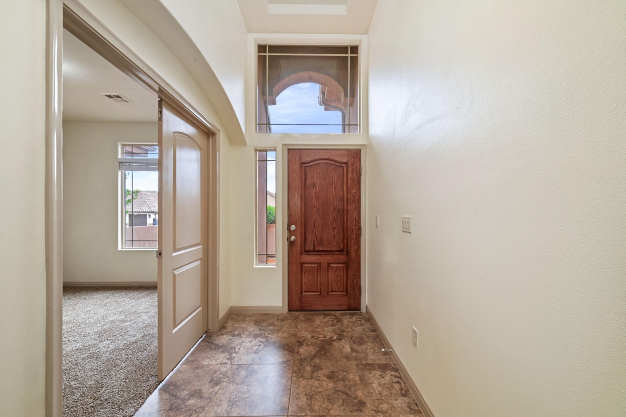 922 E Silver Shadows DR Washington, UT 84780 home for sale, MLS#25-267115 - Erika Rogers Photo 3