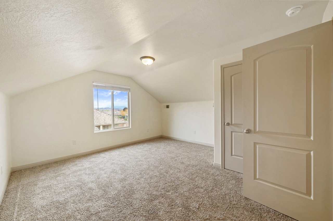 922 E Silver Shadows DR Washington, UT 84780 home for sale, MLS#25-267115 - Erika Rogers Photo 20