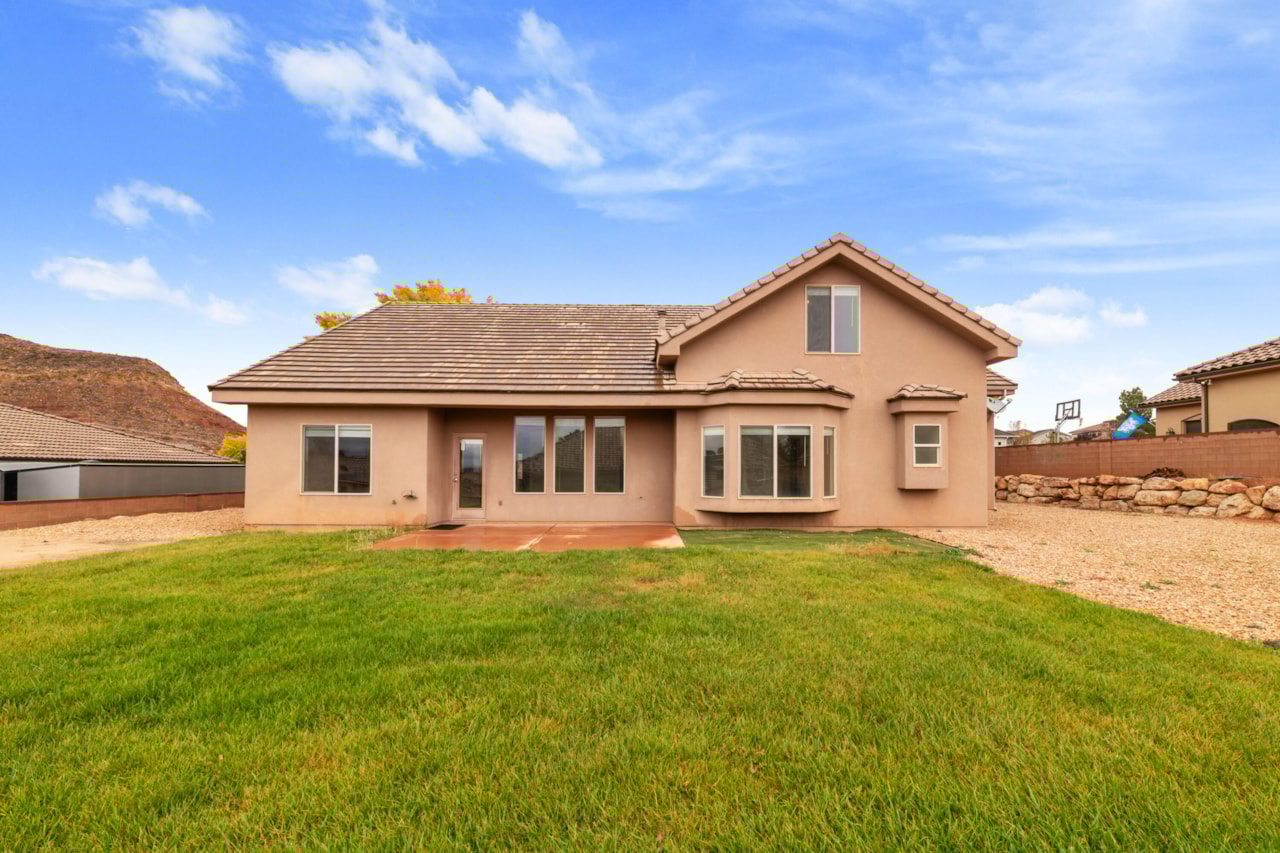 922 E Silver Shadows DR Washington, UT 84780 home for sale, MLS#25-267115 - Erika Rogers Photo 27