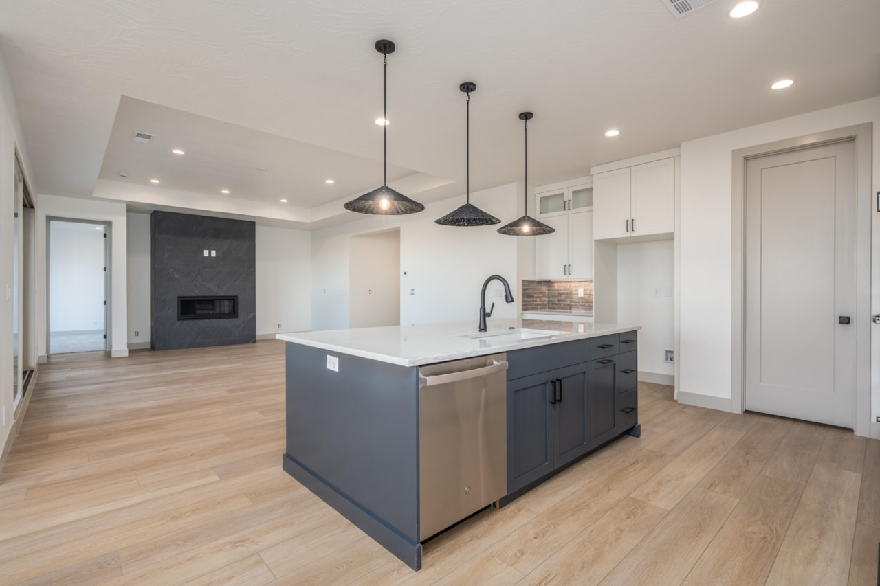 1579 N Horizon Parkway #124 Washington, UT 84780 home for sale, MLS#25-265646 - Erika Rogers Photo 4