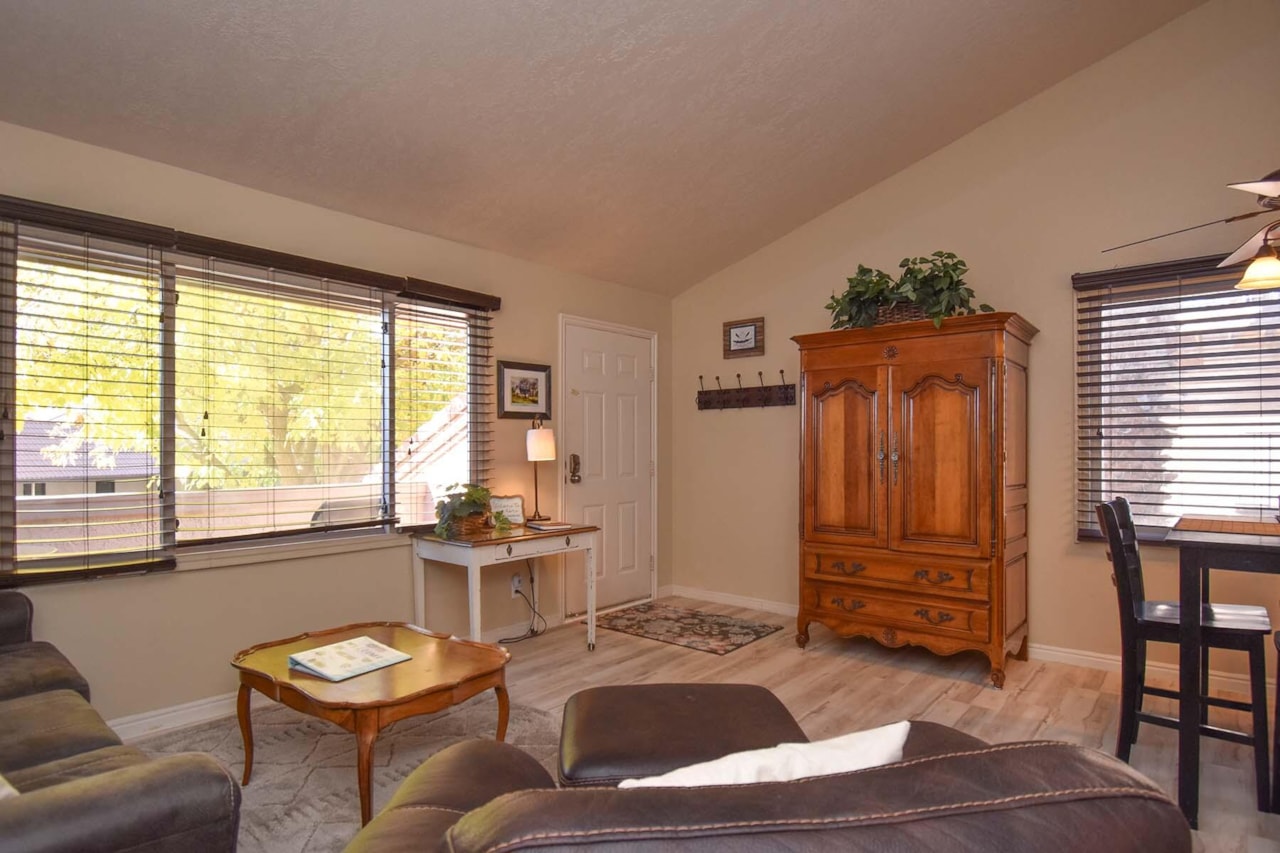 860 S Village #O8 St George, UT 84770 condo for sale, MLS#25-267145 - Erika Rogers Photo 9