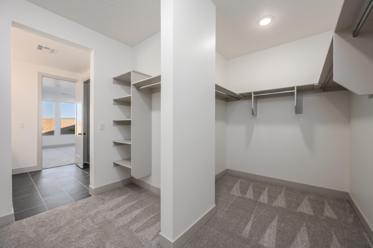 1579 N Horizon Parkway #124 Washington, UT 84780 home for sale, MLS#25-265646 - Erika Rogers Photo 17