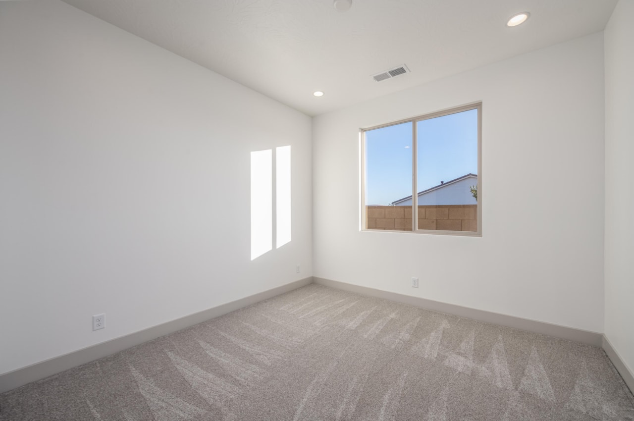 1579 N Horizon Parkway #124 Washington, UT 84780 home for sale, MLS#25-265646 - Erika Rogers Photo 19