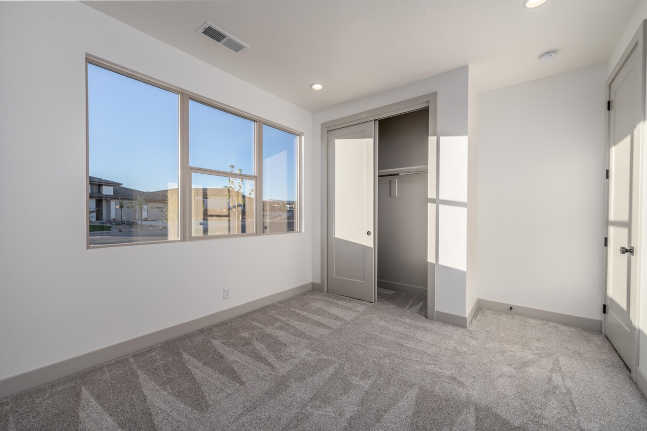 1579 N Horizon Parkway #124 Washington, UT 84780 home for sale, MLS#25-265646 - Erika Rogers Photo 21