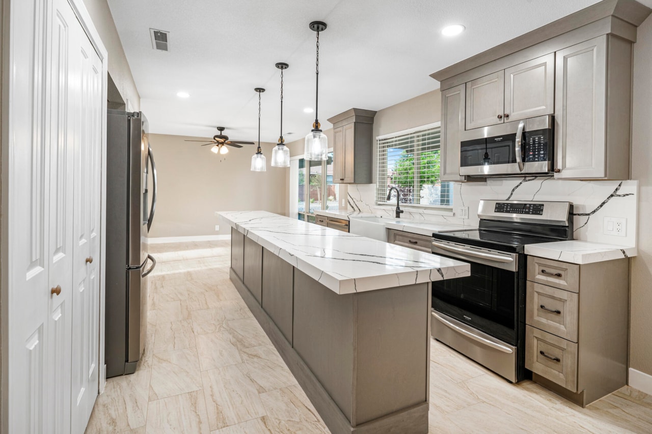 3407 S Comanche RD St George, UT 84790 home for sale, MLS#25-267157 - Erika Rogers Photo 11