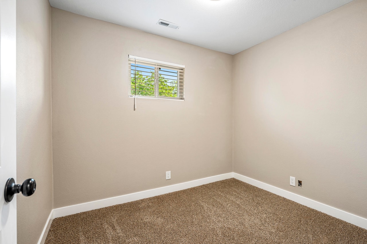 3407 S Comanche RD St George, UT 84790 home for sale, MLS#25-267157 - Erika Rogers Photo 15