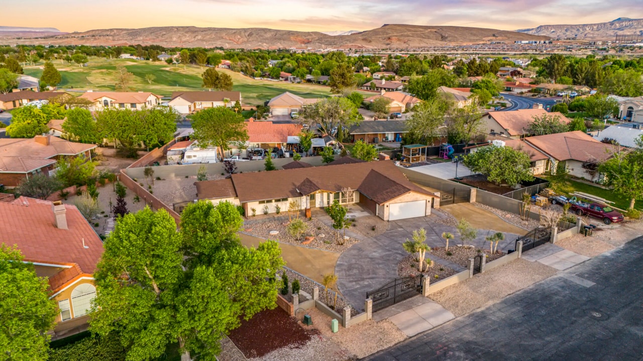 3407 S Comanche RD St George, UT 84790 home for sale, MLS#25-267157 - Erika Rogers Photo 37