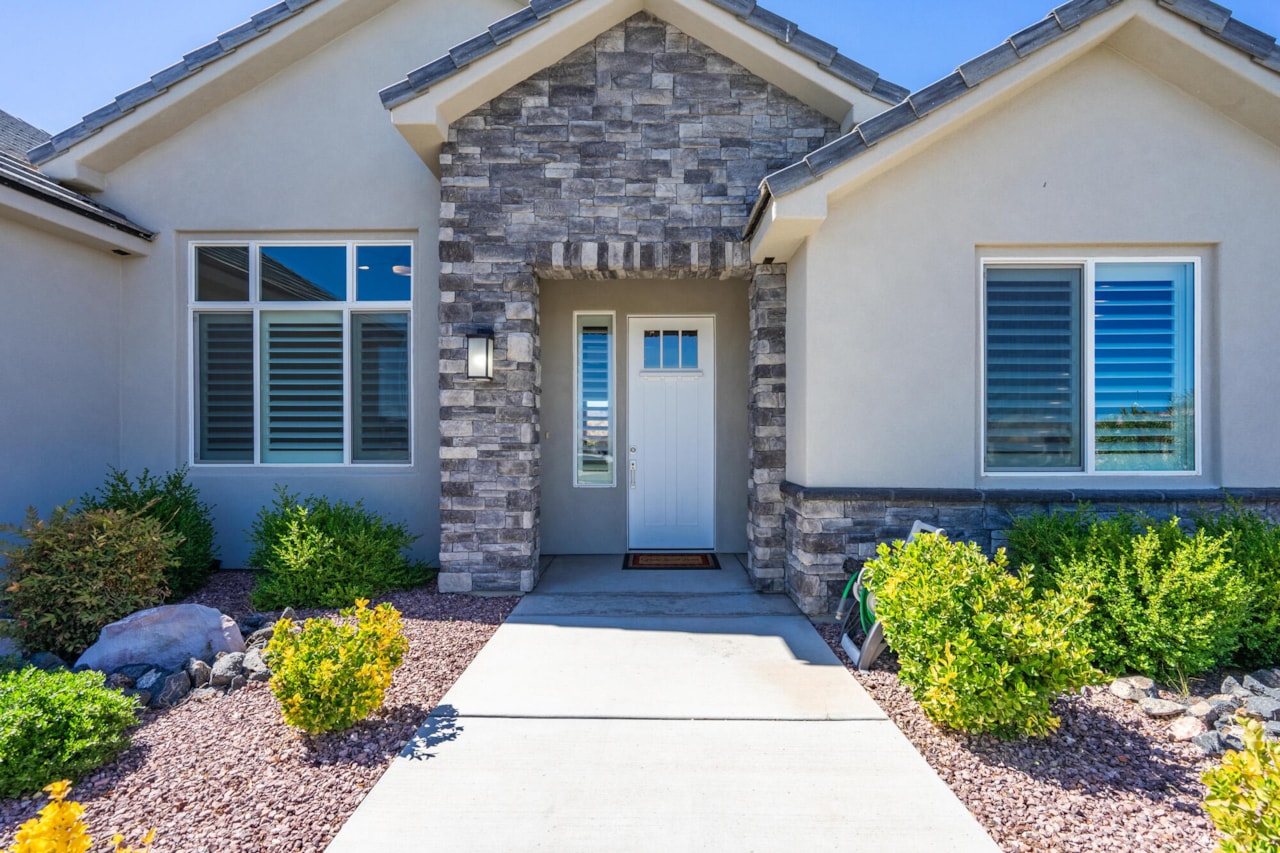 3080 E Rimrunner DR St George, UT 84790 home for sale, MLS#25-267161 - Erika Rogers Photo 5