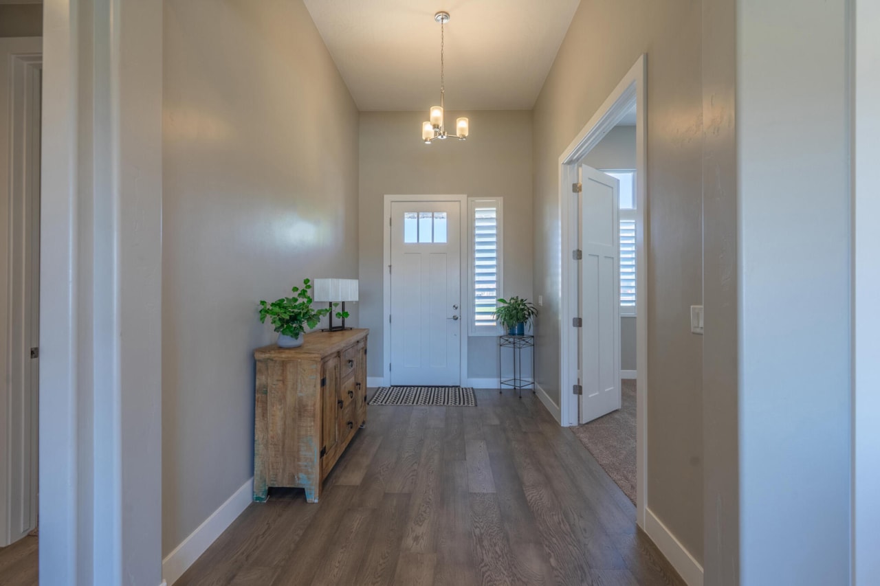 3080 E Rimrunner DR St George, UT 84790 home for sale, MLS#25-267161 - Erika Rogers Photo 6