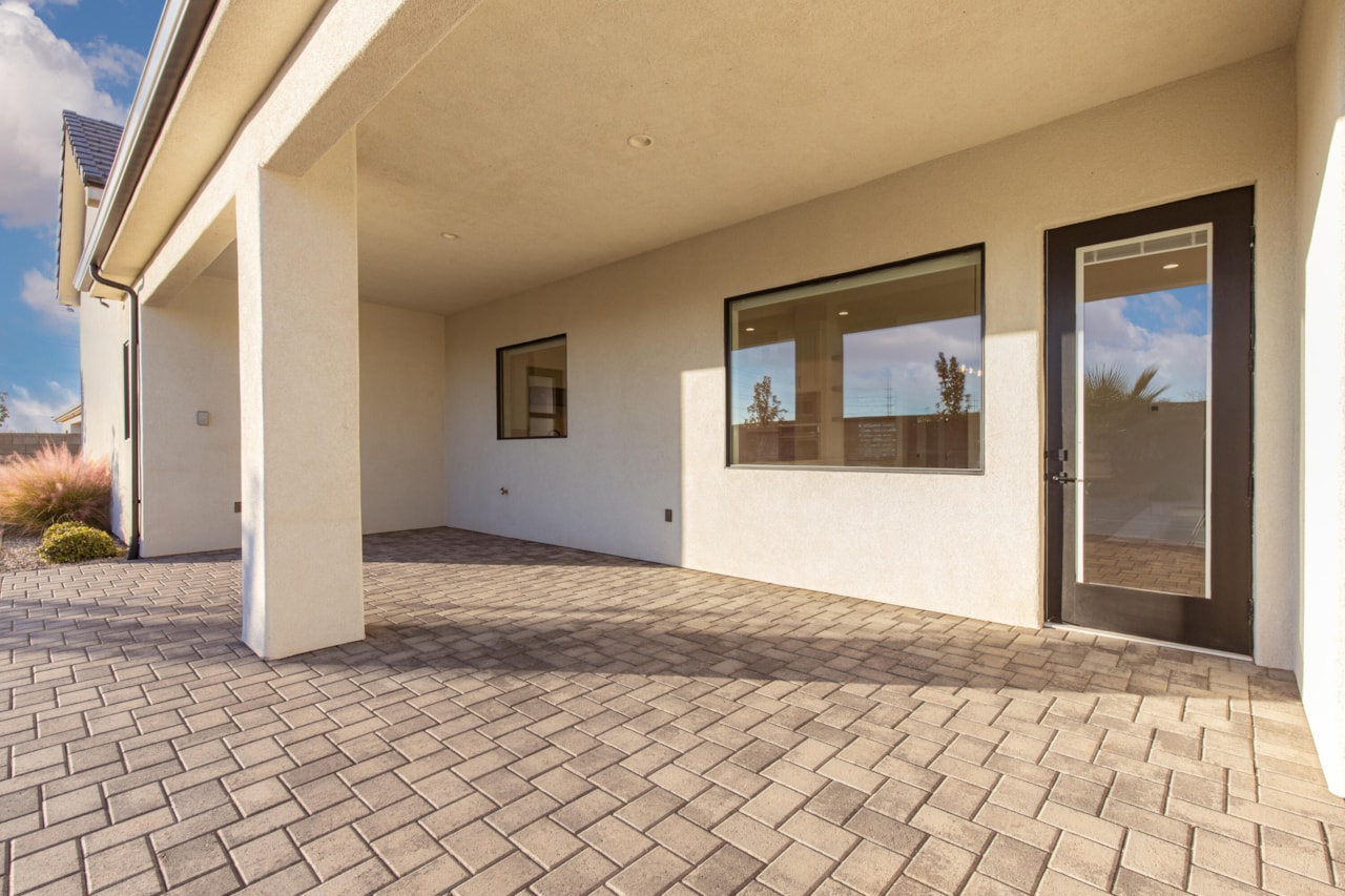 624 E Pine ST Washington, UT 84780 home for sale, MLS#25-266988 - Erika Rogers Photo 9