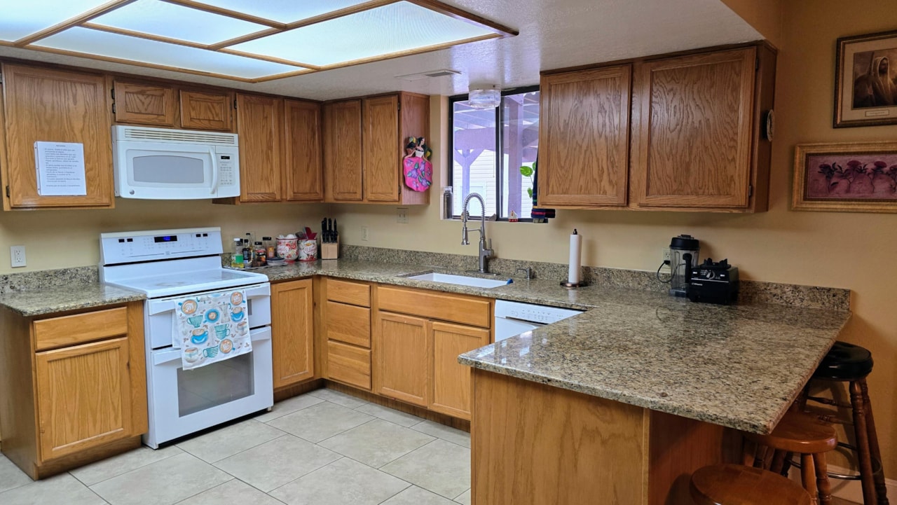 651 N Quail Ridge DR Washington, UT 84780 home for sale, MLS#25-267175 - Erika Rogers Photo 5