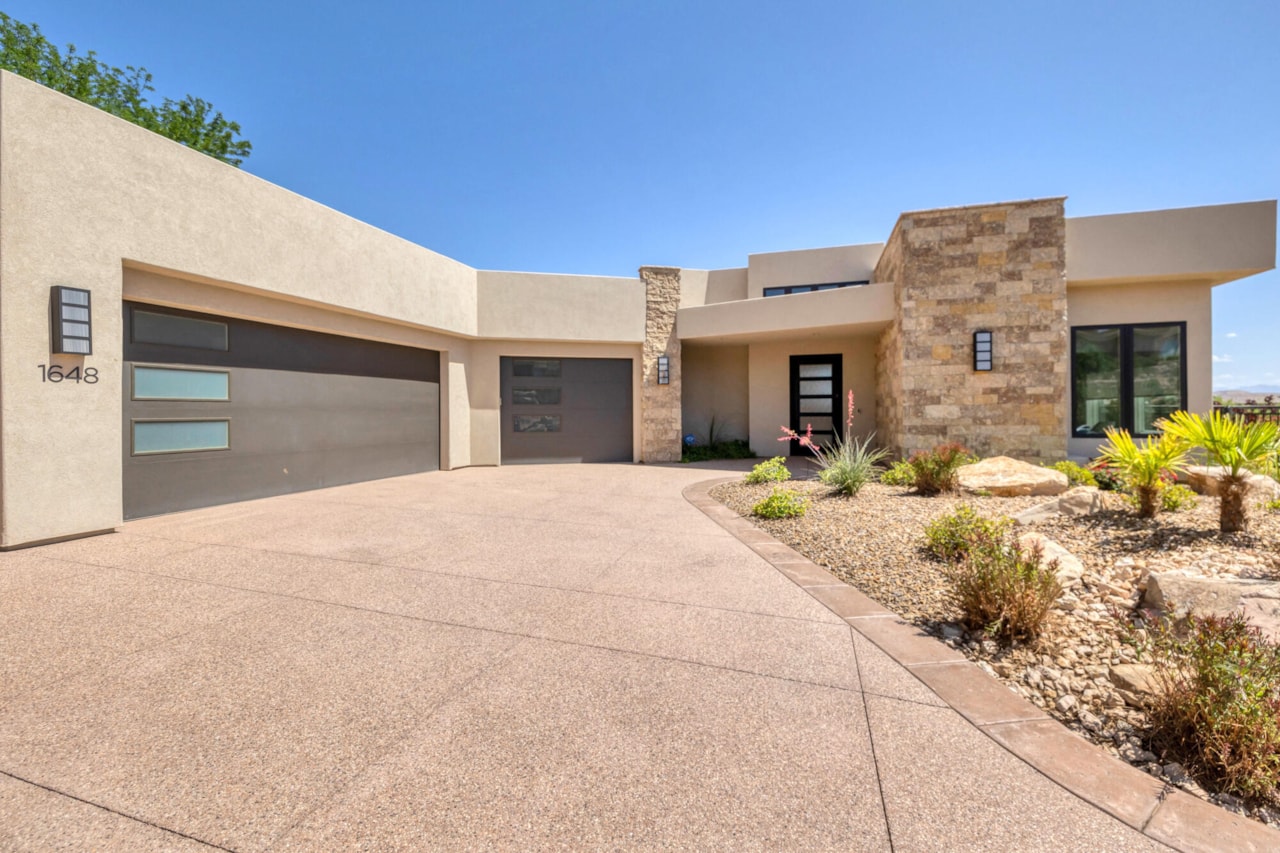 1648 S Quartz DR St George, UT 84790 home for sale, MLS#25-267190 - Erika Rogers Photo 3