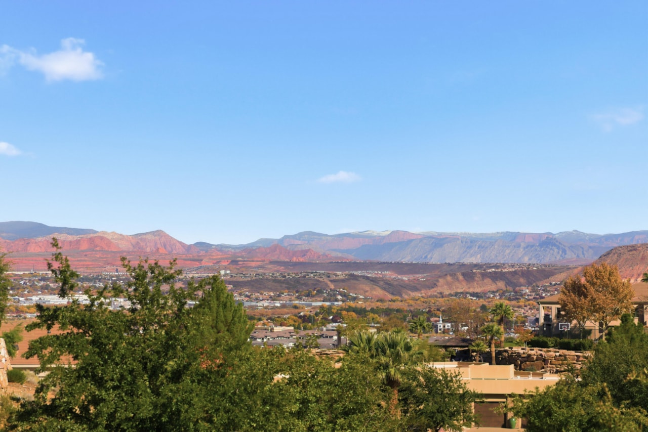 1648 S Quartz DR St George, UT 84790 home for sale, MLS#25-267190 - Erika Rogers Photo 6
