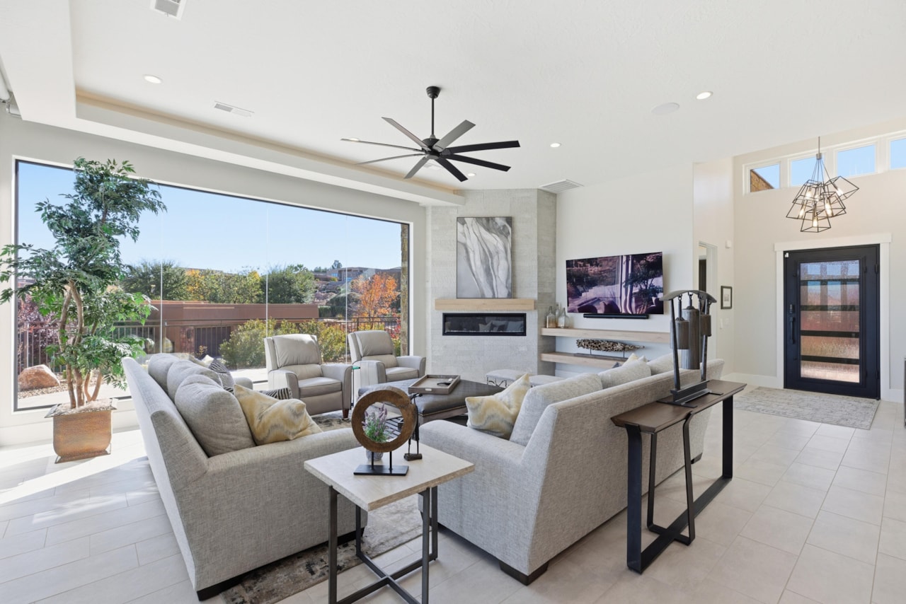 1648 S Quartz DR St George, UT 84790 home for sale, MLS#25-267190 - Erika Rogers Photo 9