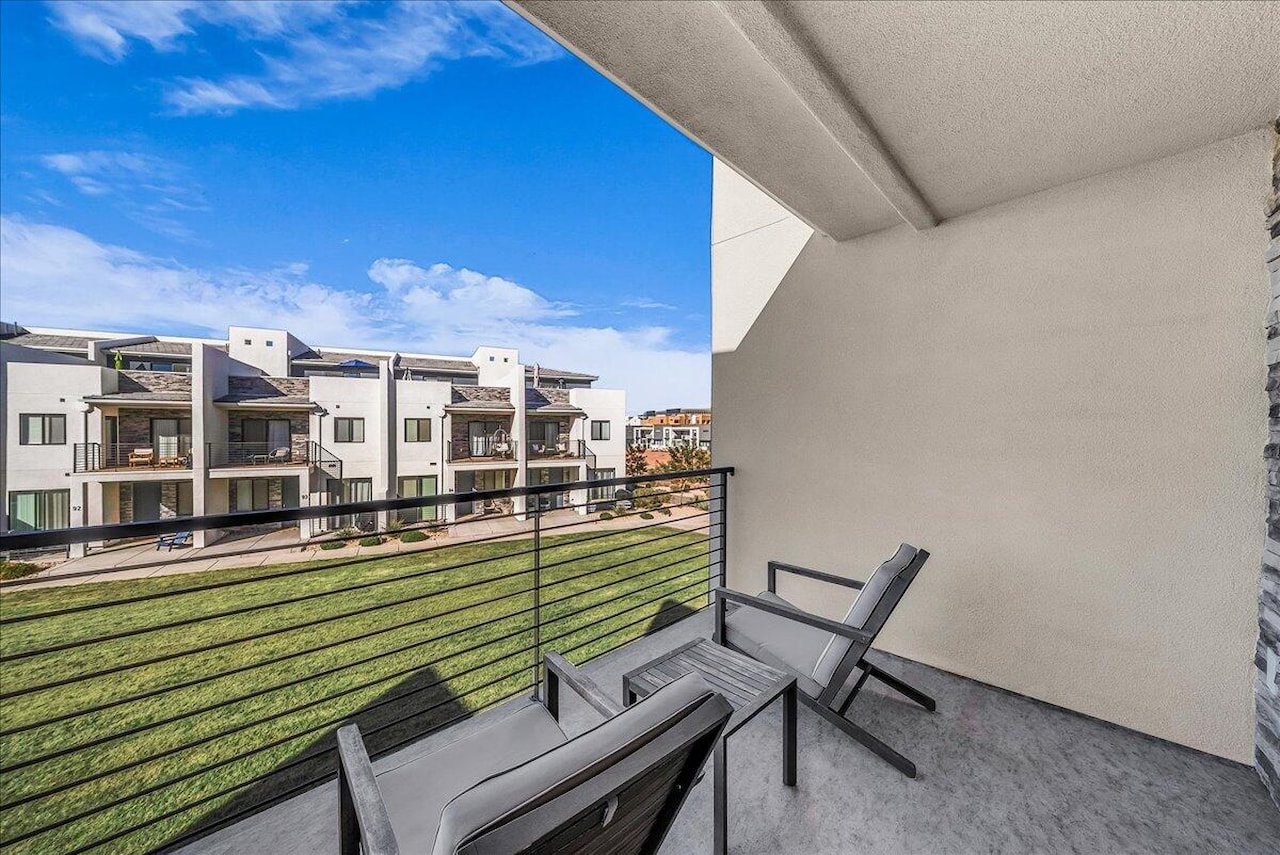 710 W Akoya Pearl ST #84 St George, UT 84790 home for sale, MLS#25-267194 - Erika Rogers Photo 8