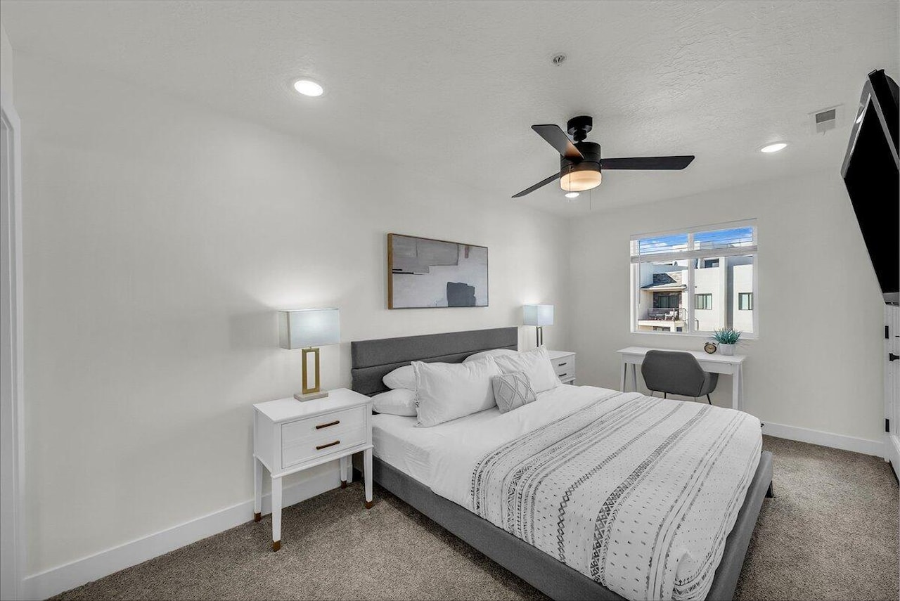 710 W Akoya Pearl ST #84 St George, UT 84790 home for sale, MLS#25-267194 - Erika Rogers Photo 6