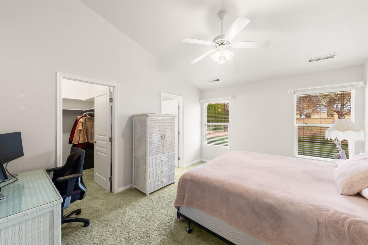 145 N Mall #35 St George, UT 84790 home for sale, MLS#25-267221 - Erika Rogers Photo 10