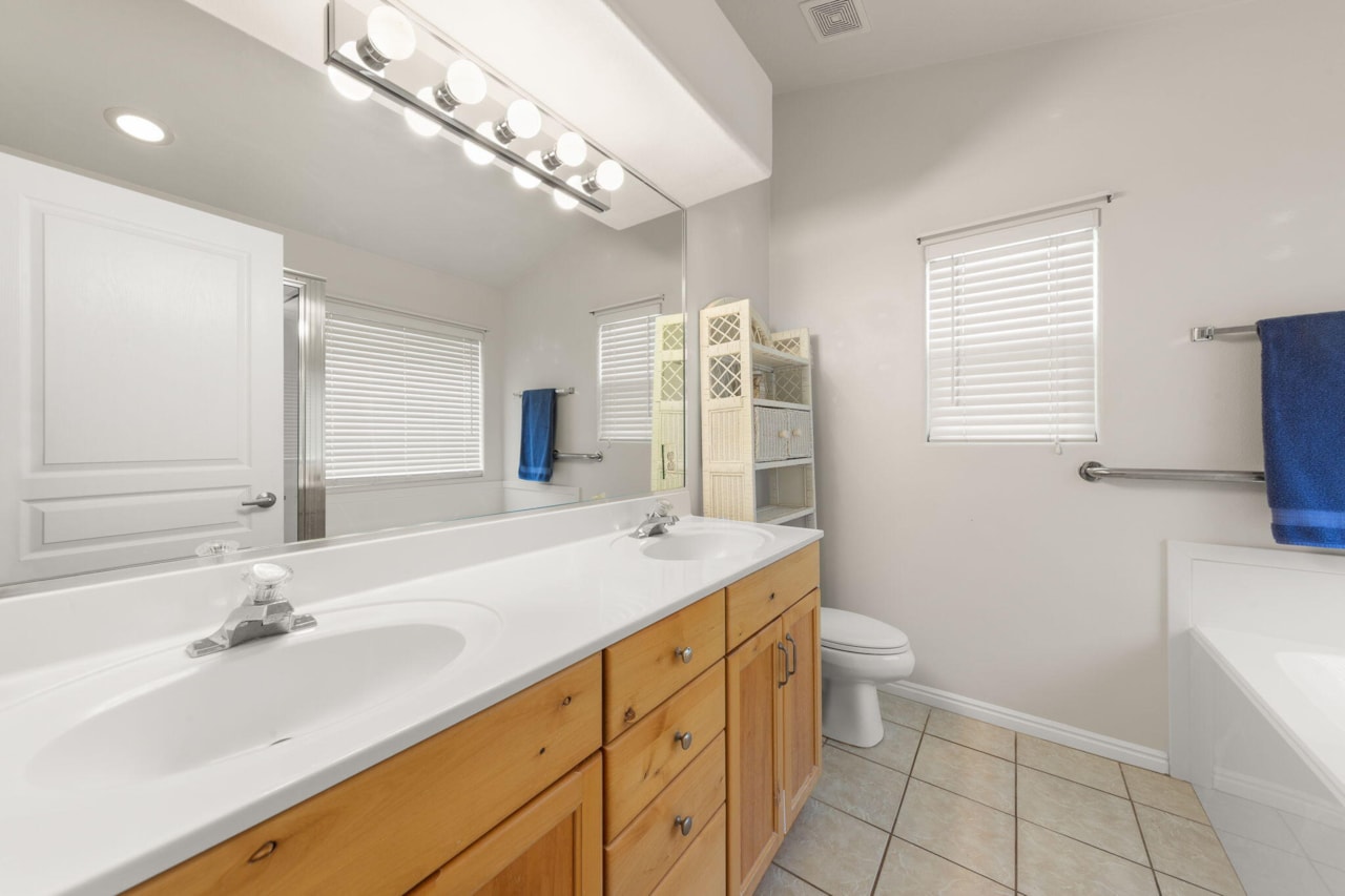 145 N Mall #35 St George, UT 84790 home for sale, MLS#25-267221 - Erika Rogers Photo 13