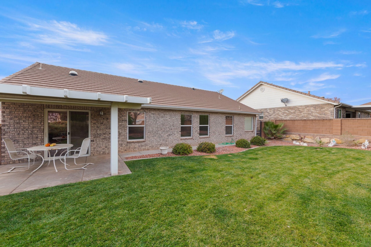 145 N Mall #35 St George, UT 84790 home for sale, MLS#25-267221 - Erika Rogers Photo 17