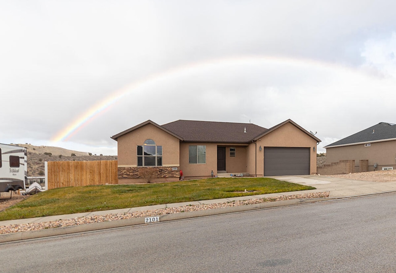 2101 E Ravine Rd RD Enoch, UT 84721 home for sale, MLS#25-267223 - Erika Rogers Photo 2
