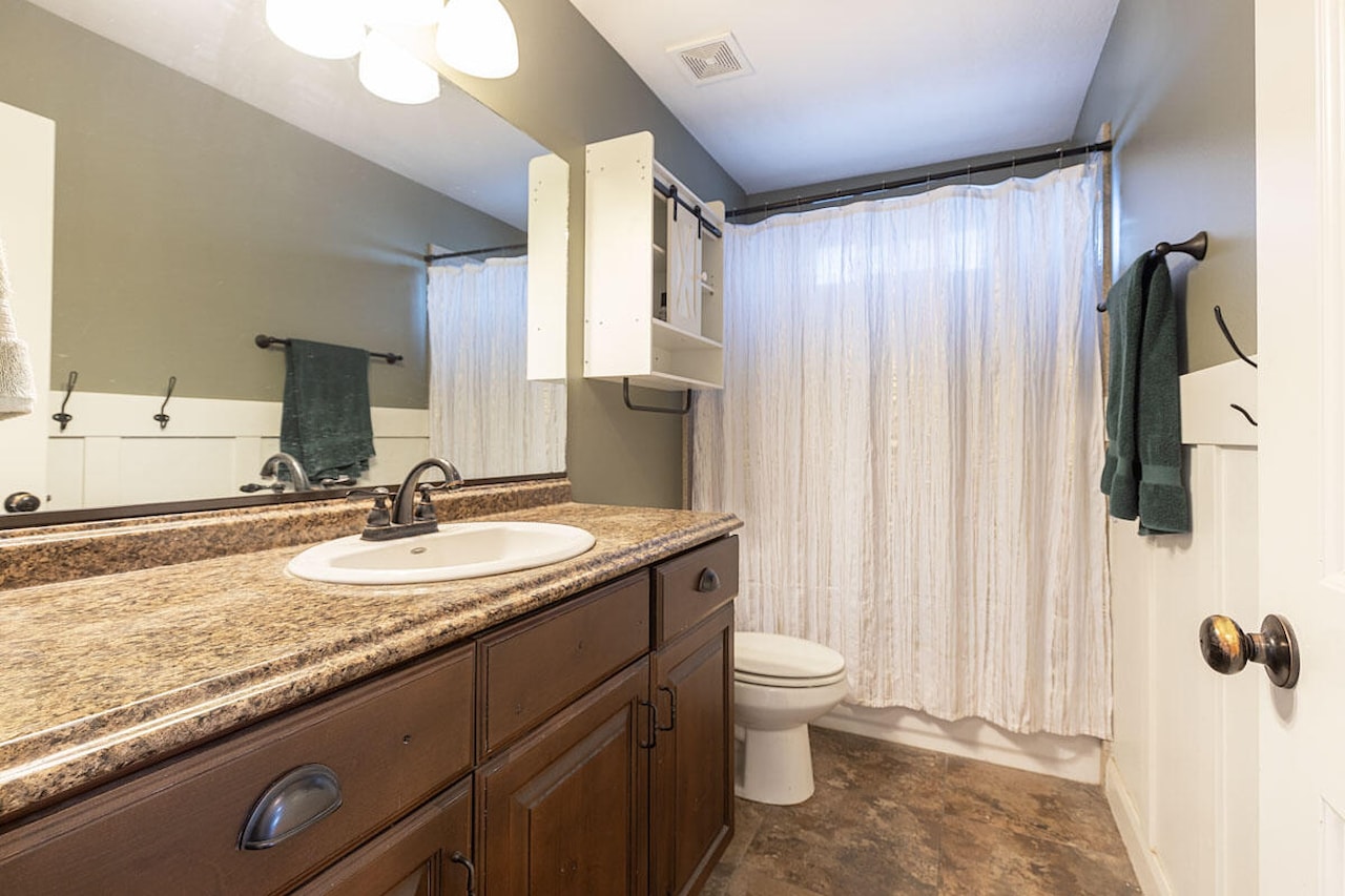 2101 E Ravine Rd RD Enoch, UT 84721 home for sale, MLS#25-267223 - Erika Rogers Photo 17