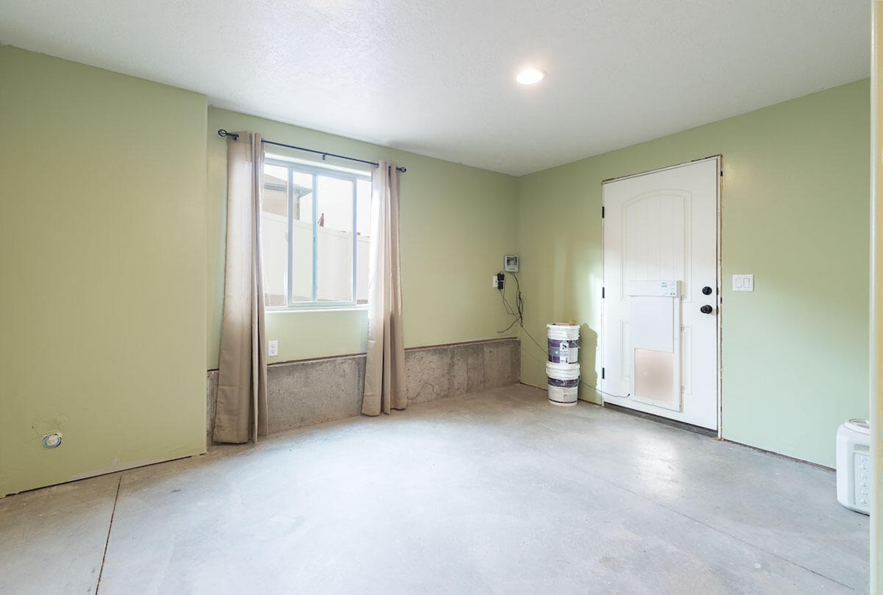 2101 E Ravine Rd RD Enoch, UT 84721 home for sale, MLS#25-267223 - Erika Rogers Photo 24