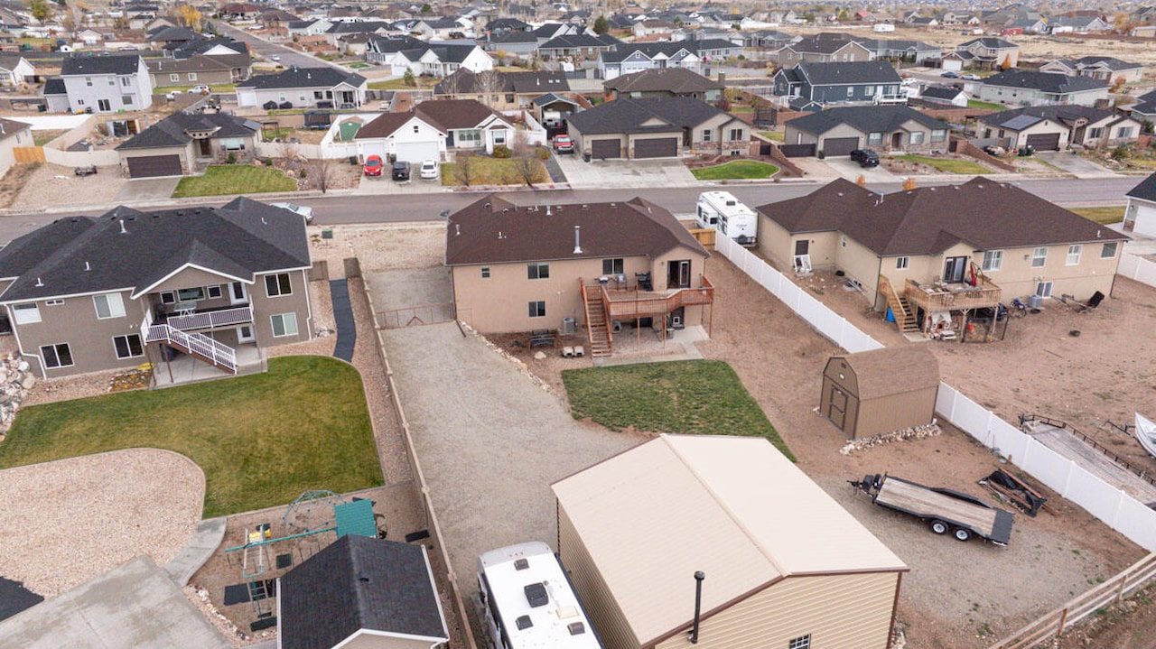 2101 E Ravine Rd RD Enoch, UT 84721 home for sale, MLS#25-267223 - Erika Rogers Photo 31