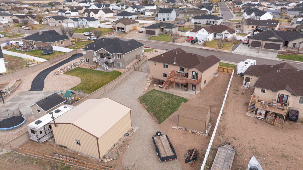 2101 E Ravine Rd RD Enoch, UT 84721 home for sale, MLS#25-267223 - Erika Rogers Photo 32