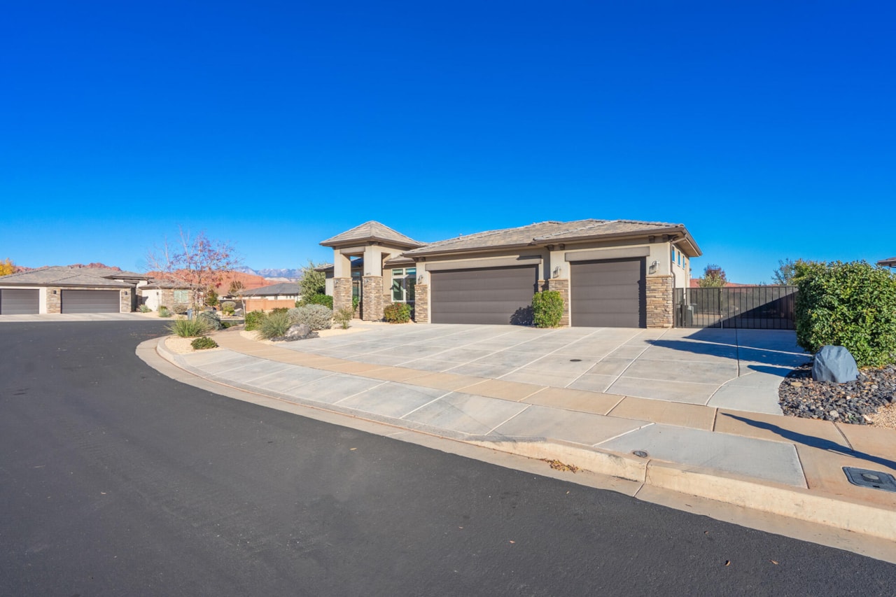 2872 N Kenzies Way Santa Clara, UT 84765 home for sale, MLS#25-267229 - Erika Rogers Photo 5