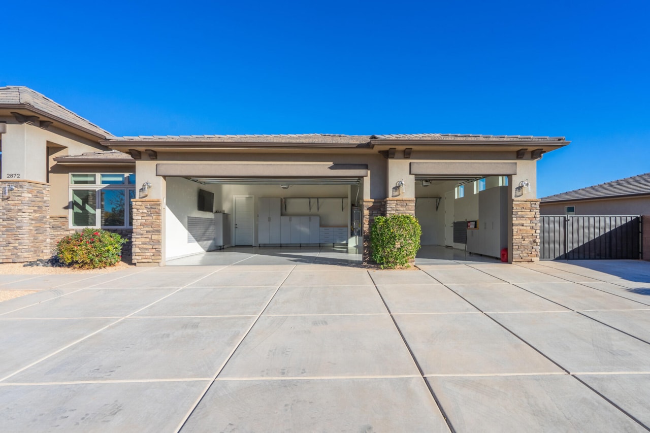 2872 N Kenzies Way Santa Clara, UT 84765 home for sale, MLS#25-267229 - Erika Rogers Photo 7