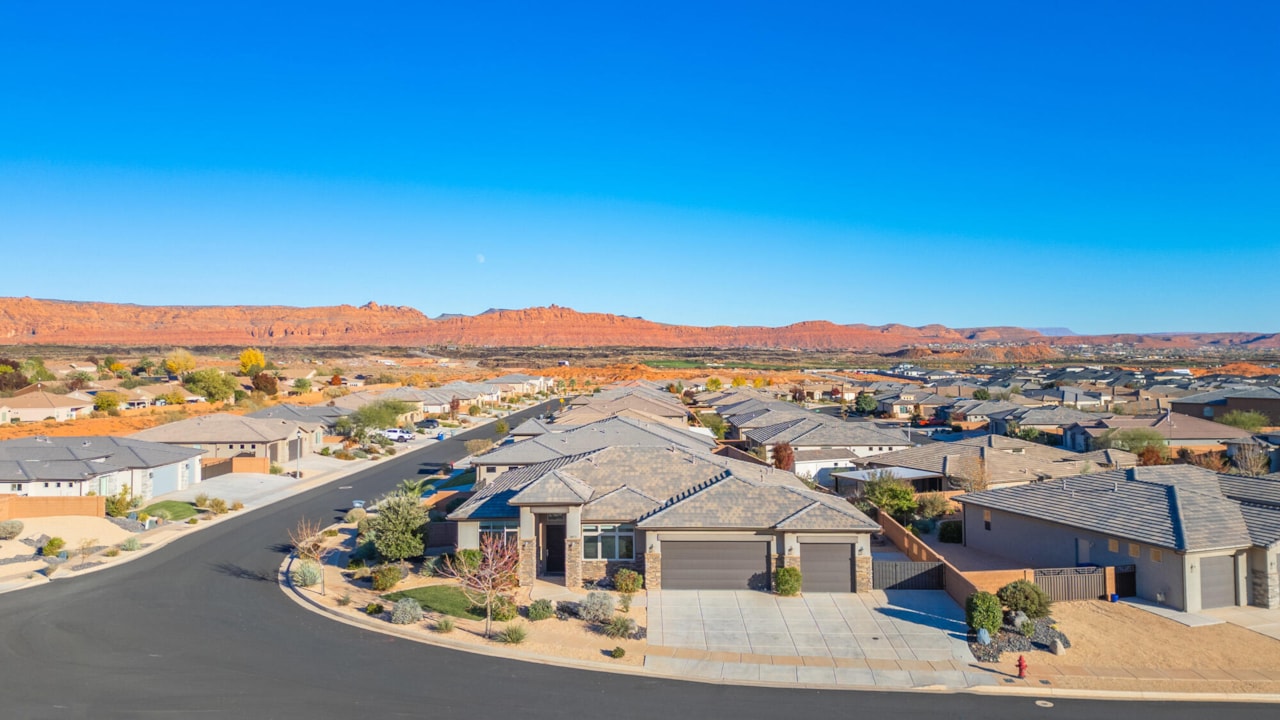 2872 N Kenzies Way Santa Clara, UT 84765 home for sale, MLS#25-267229 - Erika Rogers Photo 8