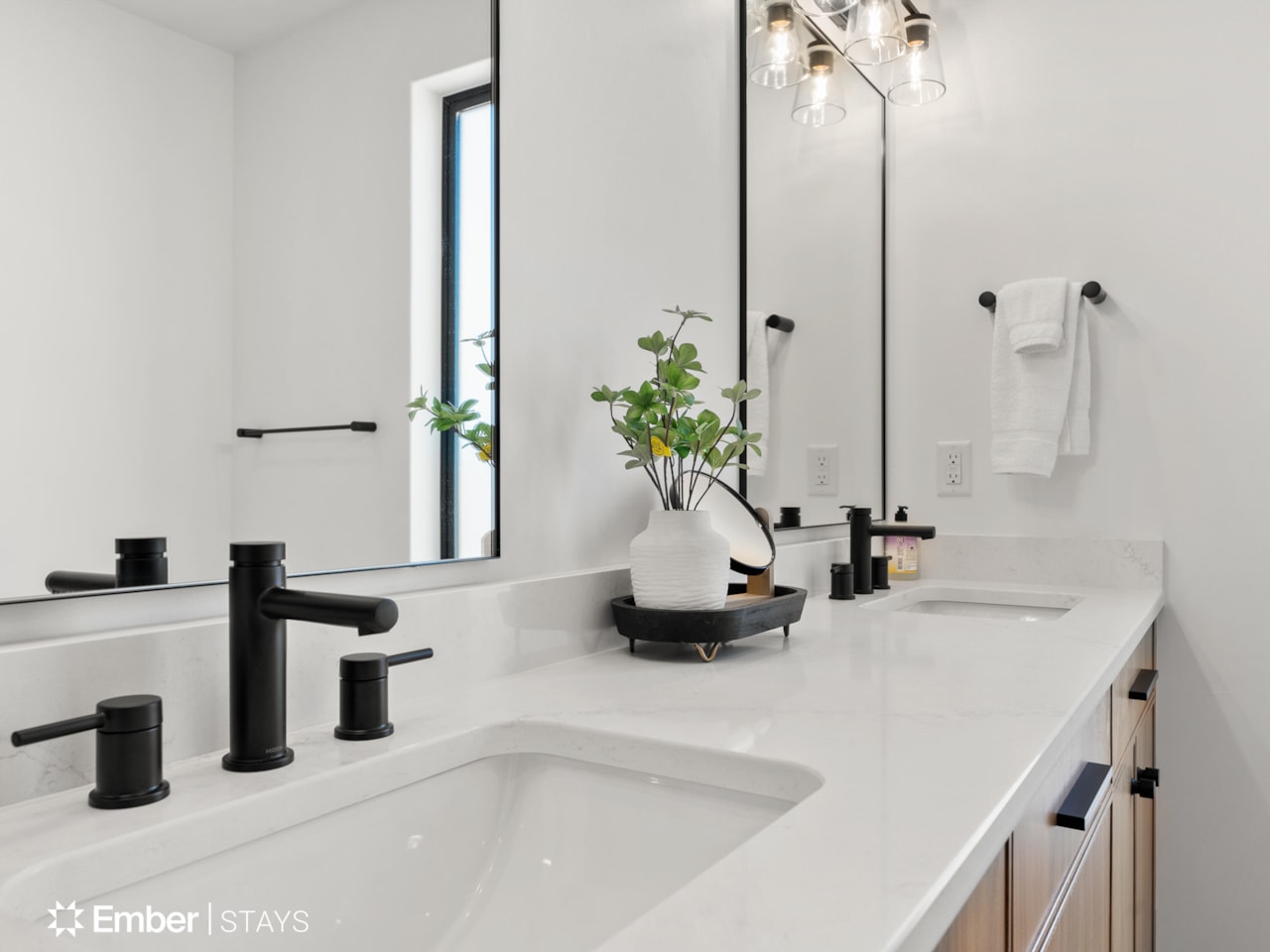 780 W Akoya Pearl ST St George, UT 84790 home for sale, MLS#25-267218 - Erika Rogers Photo 16