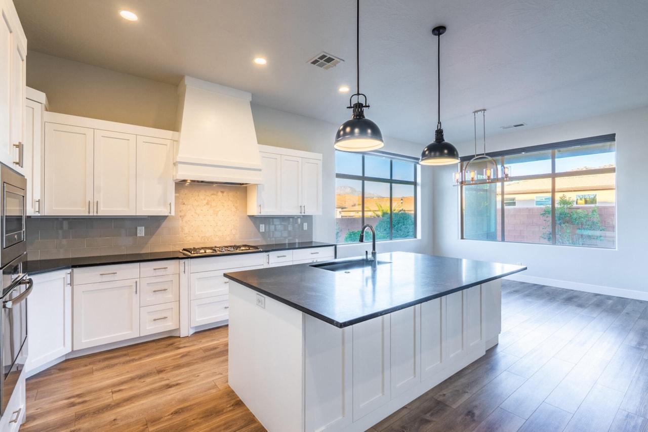 2872 N Kenzies Way Santa Clara, UT 84765 home for sale, MLS#25-267229 - Erika Rogers Photo 37