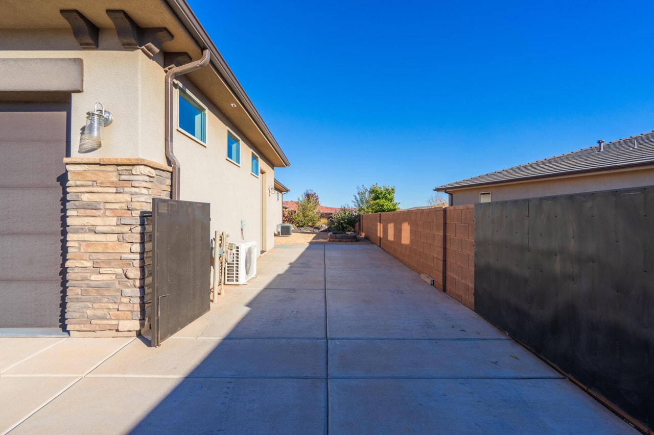 2872 N Kenzies Way Santa Clara, UT 84765 home for sale, MLS#25-267229 - Erika Rogers Photo 68