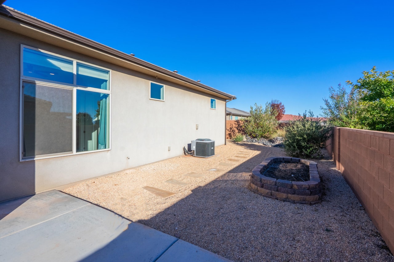 2872 N Kenzies Way Santa Clara, UT 84765 home for sale, MLS#25-267229 - Erika Rogers Photo 69