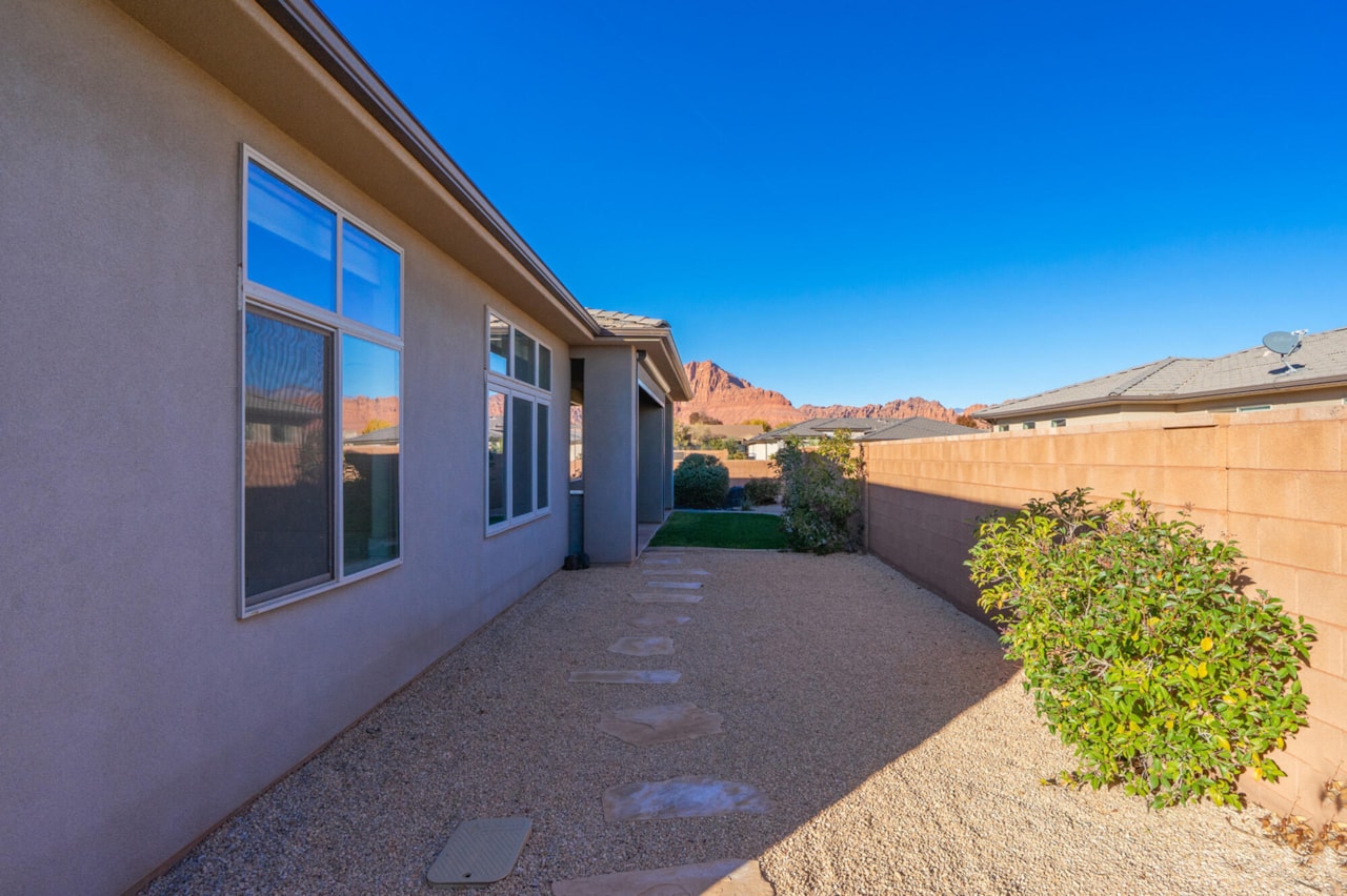 2872 N Kenzies Way Santa Clara, UT 84765 home for sale, MLS#25-267229 - Erika Rogers Photo 71