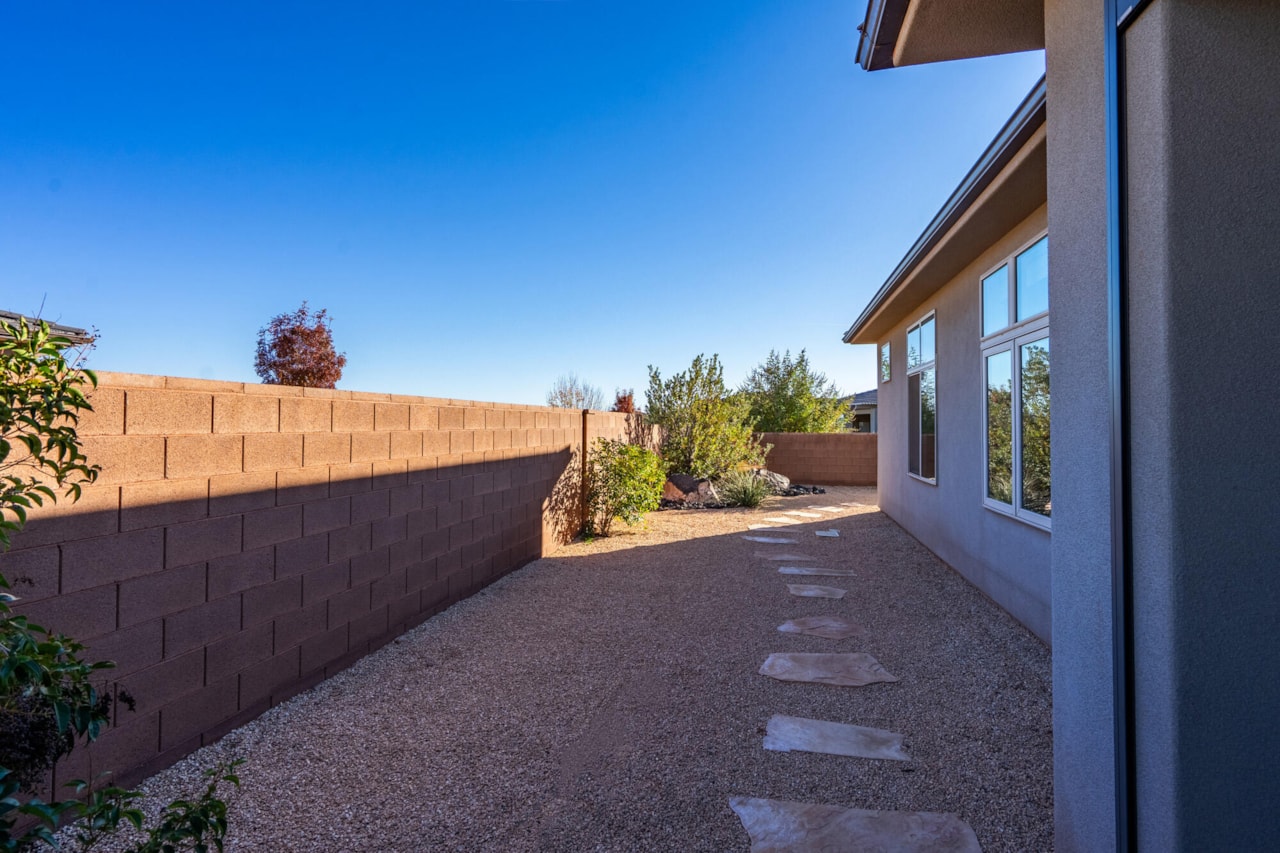 2872 N Kenzies Way Santa Clara, UT 84765 home for sale, MLS#25-267229 - Erika Rogers Photo 85