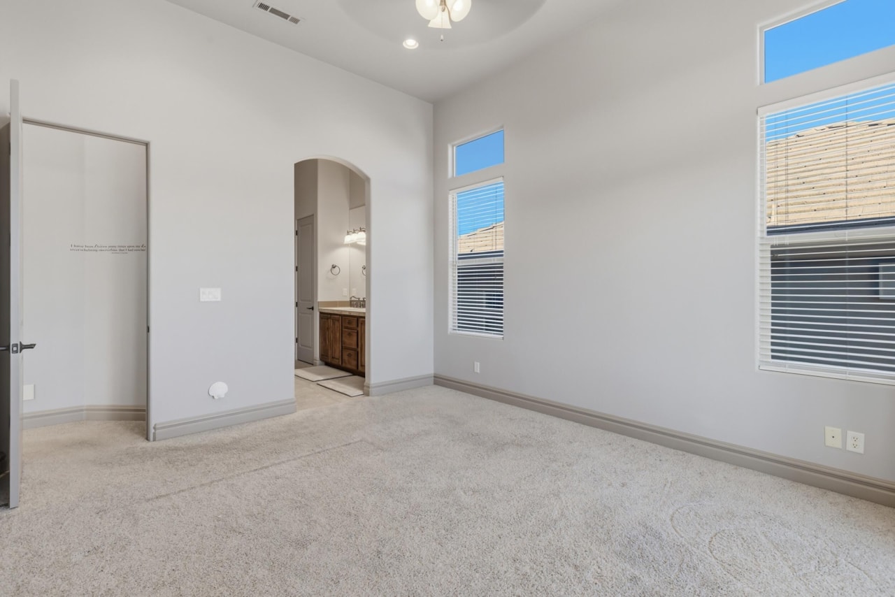 221 N Emeraud #11 St George, UT 84770 home for sale, MLS#25-267241 - Erika Rogers Photo 15