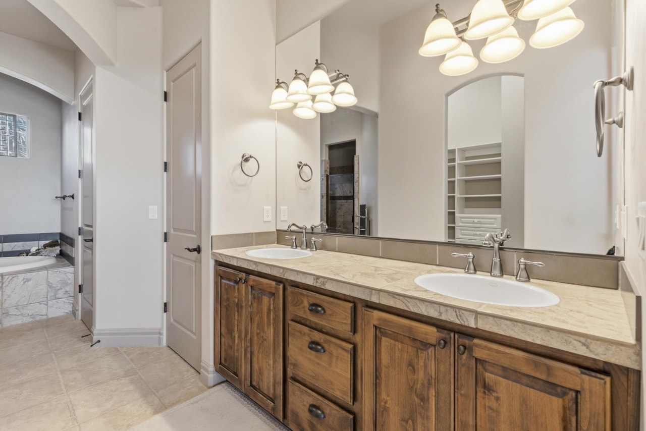 221 N Emeraud #11 St George, UT 84770 home for sale, MLS#25-267241 - Erika Rogers Photo 16