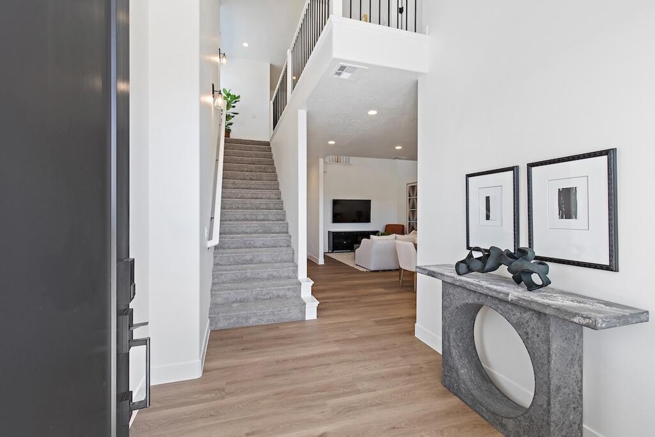 1058 W Albertine LN St George, UT 84770 home for sale, MLS#25-267242 - Erika Rogers Photo 4