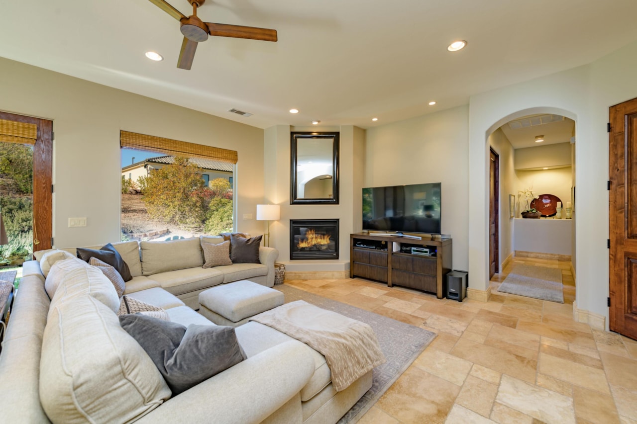 319 N Lost Creek DR St George, UT 84770 home for sale, MLS#25-266208 - Erika Rogers Photo 7