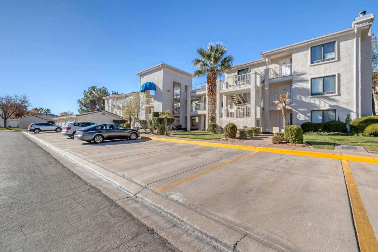 1845 W Canyon View #1502 St George, UT 84770 condo for sale, MLS#25-267249 - Erika Rogers Photo 20